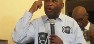 apres-avoir-fini-de-pleurer-sa-mere-voici-lagenda-cache-de-lex-chef-de-letat